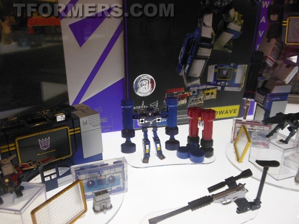 Transformers=botcon 2013 Generatations Prime Paltinum  (72 of 424)